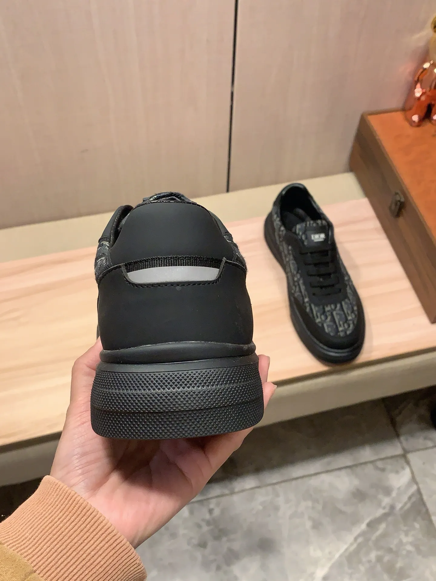 Men's men's shoes💰420💰💰🎩🎩[Lightning][Lightning] "Dior DIOR*" The latest • popular casual shoes, top brand [seduce] luxury ~ purchasing agency, top ~ quality. [Strong] The upper is made of imported breathable cowhide with material ➕ breathable sheepskin feet (•) and fine workmanship. The original stylish and stylish soft rubber wear-resistant and non-slip outsole is light and comfortable on the feet. The real thing looks better when photographed in person. 111: code: 38-44, 3️⃣ colors selected
